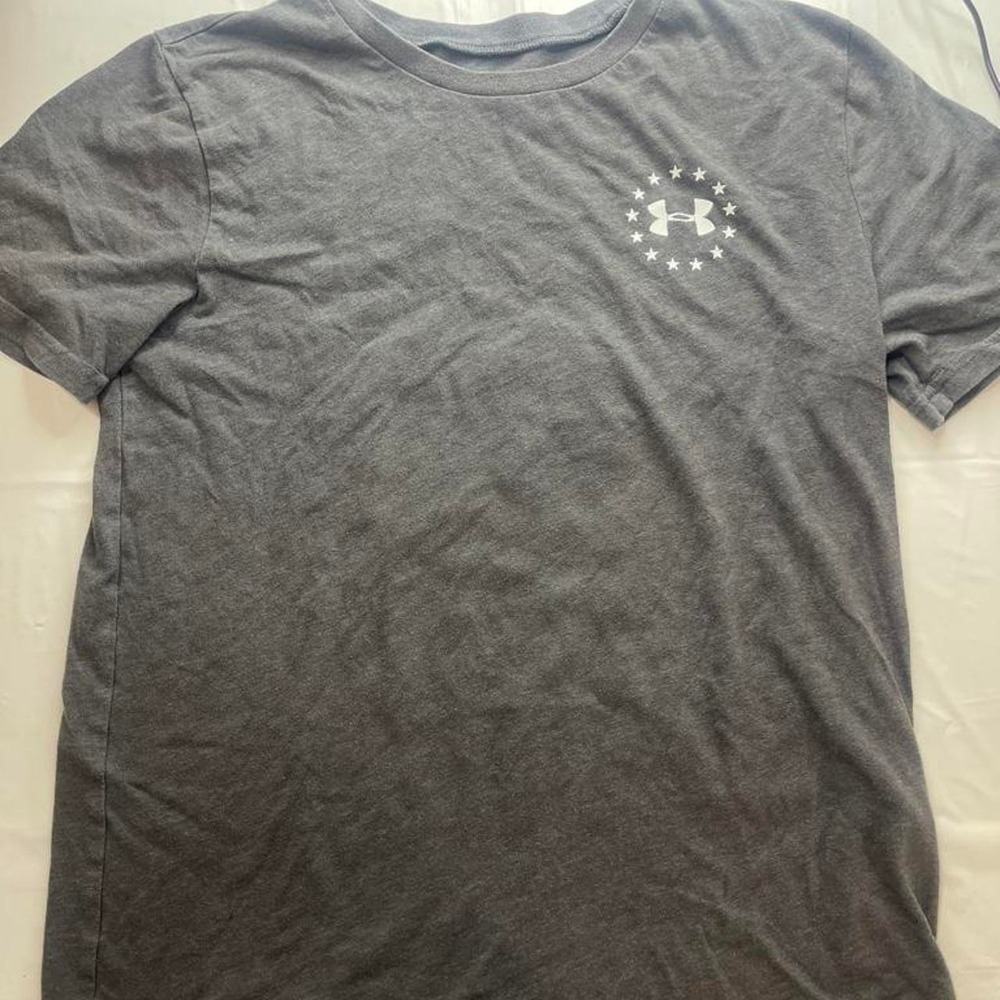 Under Armor Gray Tee Youth XL